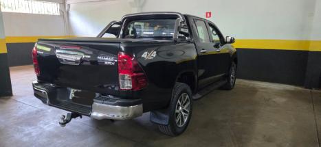 TOYOTA Hilux Caminhonete 2.8 16V SRX 4X4 TURBO DIESEL CABINE DUPLA AUTOM�TICO, Foto 3