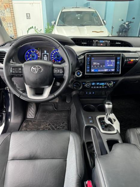 TOYOTA Hilux Caminhonete 2.8 16V SRX 4X4 TURBO DIESEL CABINE DUPLA AUTOM�TICO, Foto 9