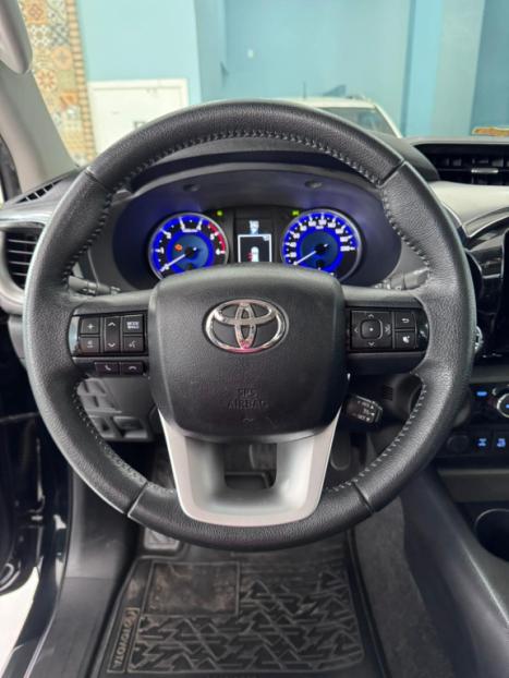 TOYOTA Hilux Caminhonete 2.8 16V SRX 4X4 TURBO DIESEL CABINE DUPLA AUTOM�TICO, Foto 13