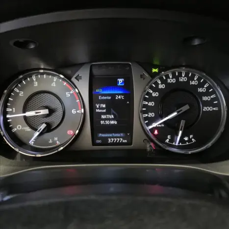 TOYOTA Hilux Caminhonete 2.8 16V SRX 4X4 TURBO DIESEL CABINE DUPLA AUTOM�TICO, Foto 7