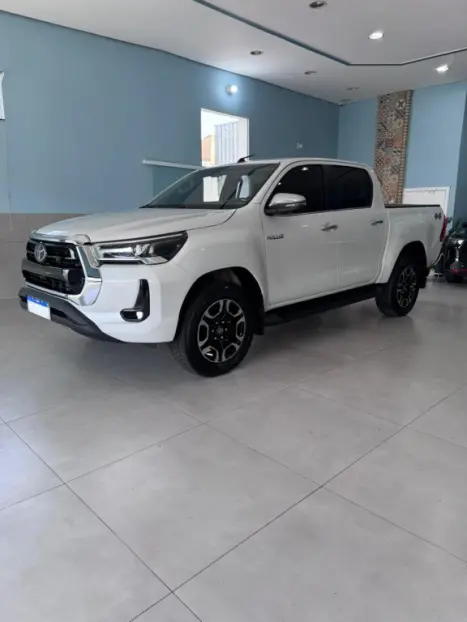 TOYOTA Hilux Caminhonete 2.8 16V SRX 4X4 TURBO DIESEL CABINE DUPLA AUTOM�TICO, Foto 2