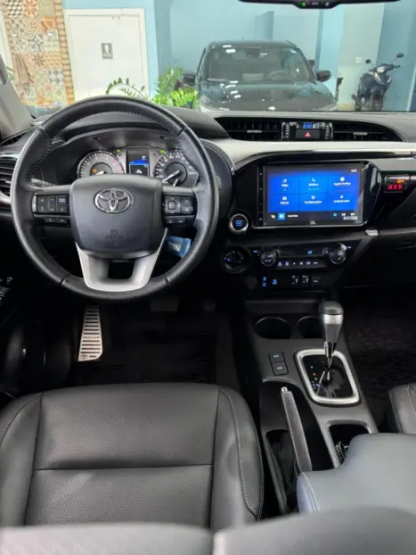 TOYOTA Hilux Caminhonete 2.8 16V SRX 4X4 TURBO DIESEL CABINE DUPLA AUTOM�TICO, Foto 10