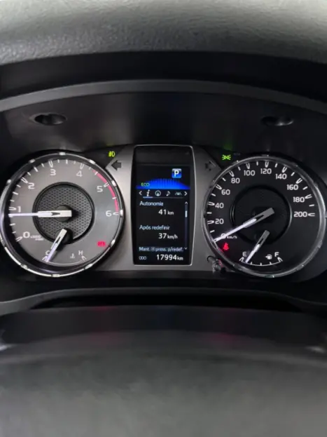 TOYOTA Hilux Caminhonete 2.8 16V SRX 4X4 TURBO DIESEL CABINE DUPLA AUTOM�TICO, Foto 14