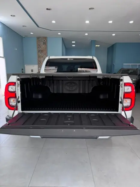 TOYOTA Hilux Caminhonete 2.8 16V SRX 4X4 TURBO DIESEL CABINE DUPLA AUTOM�TICO, Foto 18