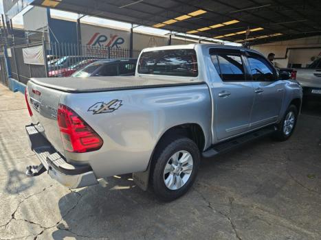 TOYOTA Hilux Caminhonete 3.0 4P 4X4 SRV TURBO DIESEL CABINE DUPLA AUTOM�TICO, Foto 4