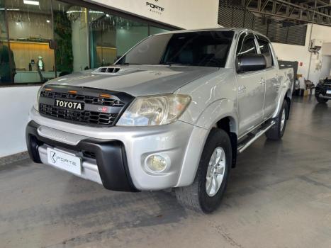 TOYOTA Hilux Caminhonete 3.0 4X4 DIESEL CABINE SIMPLES, Foto 1