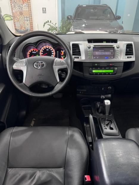 TOYOTA Hilux Caminhonete 3.0 4P 4X4 SRV TURBO DIESEL CABINE DUPLA LIMITED EDITION AUTOM�TICO, Foto 14