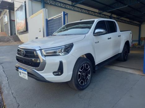TOYOTA Hilux Caminhonete 2.8 16V SRX 4X4 TURBO DIESEL CABINE DUPLA AUTOM�TICO, Foto 2