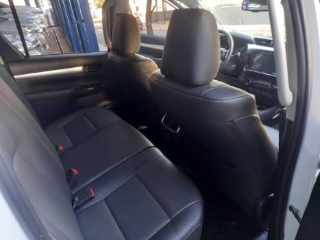 TOYOTA Hilux Caminhonete 2.8 16V SRX 4X4 TURBO DIESEL CABINE DUPLA AUTOM�TICO, Foto 10