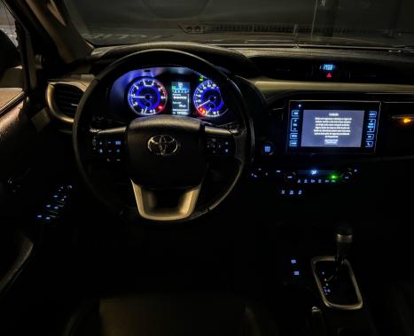 TOYOTA Hilux Caminhonete 2.8 16V SRX 4X4 DIESEL CABINE DUPLA AUTOM�TICO, Foto 2