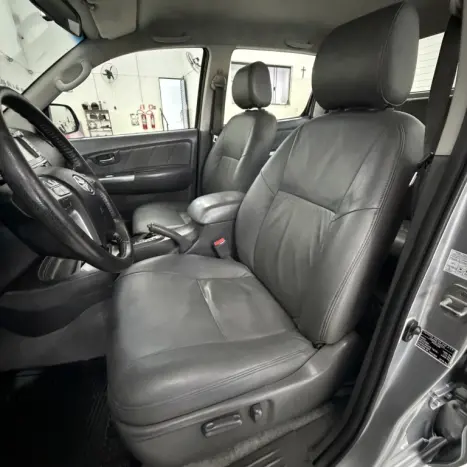 TOYOTA Hilux Caminhonete 2.7 16V 4P SRV FLEX CABINE DUPLA AUTOM�TICO, Foto 9