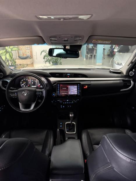 TOYOTA Hilux Caminhonete 2.8 16V SRX 4X4 TURBO DIESEL CABINE DUPLA AUTOM�TICO, Foto 13