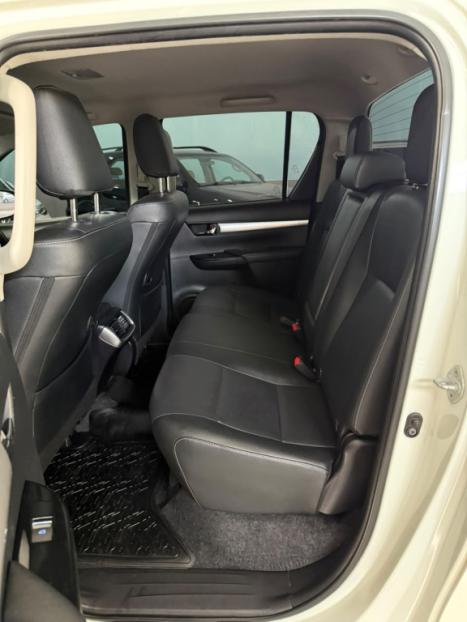 TOYOTA Hilux Caminhonete 2.8 16V SRX 4X4 TURBO DIESEL CABINE DUPLA AUTOM�TICO, Foto 19