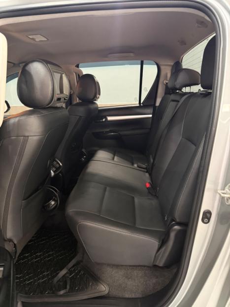 TOYOTA Hilux Caminhonete 2.8 16V SRV 4X4 DIESEL CABINE DUPLA AUTOM�TICO, Foto 18