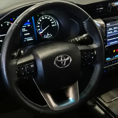 TOYOTA Hilux Caminhonete 2.8 16V SRX 4X4 TURBO DIESEL CABINE DUPLA AUTOM�TICO, Foto 13
