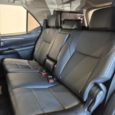 TOYOTA Hilux Caminhonete 2.8 16V SRX 4X4 TURBO DIESEL CABINE DUPLA AUTOM�TICO, Foto 18