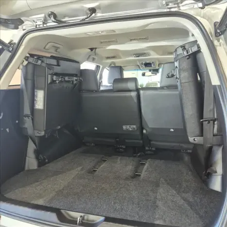 TOYOTA Hilux Caminhonete 2.8 16V SRX 4X4 TURBO DIESEL CABINE DUPLA AUTOM�TICO, Foto 20