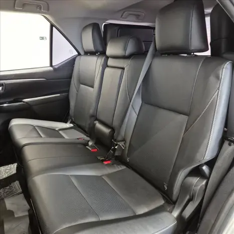 TOYOTA Hilux Caminhonete 2.8 16V SRX 4X4 TURBO DIESEL CABINE DUPLA AUTOM�TICO, Foto 18