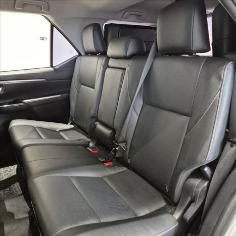 TOYOTA Hilux Caminhonete 2.8 16V SRX 4X4 TURBO DIESEL CABINE DUPLA AUTOM�TICO, Foto 18