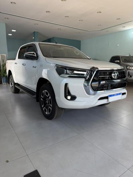 TOYOTA Hilux Caminhonete 2.8 16V SRX 4X4 TURBO DIESEL CABINE DUPLA AUTOM�TICO, Foto 4