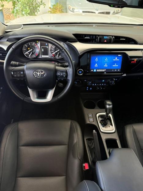 TOYOTA Hilux Caminhonete 2.8 16V SRX 4X4 TURBO DIESEL CABINE DUPLA AUTOM�TICO, Foto 12