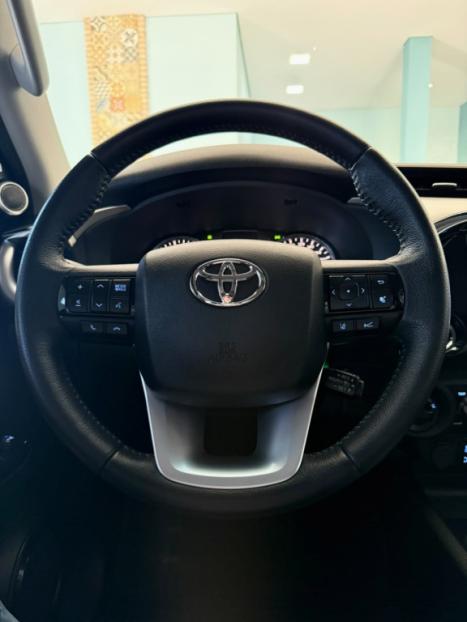 TOYOTA Hilux Caminhonete 2.8 16V SRX 4X4 TURBO DIESEL CABINE DUPLA AUTOM�TICO, Foto 14