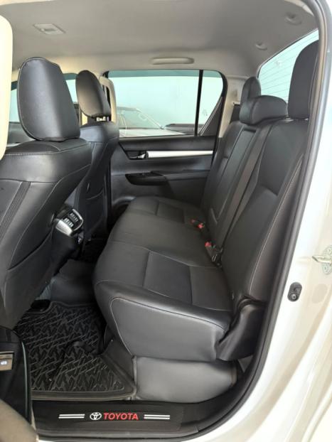 TOYOTA Hilux Caminhonete 2.8 16V SRX 4X4 TURBO DIESEL CABINE DUPLA AUTOM�TICO, Foto 16