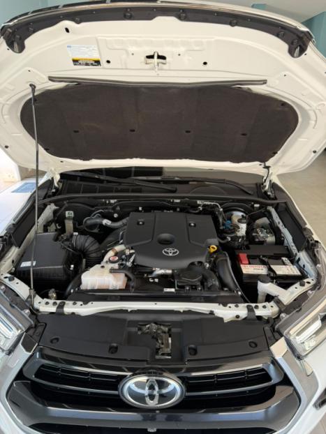 TOYOTA Hilux Caminhonete 2.8 16V SRX 4X4 TURBO DIESEL CABINE DUPLA AUTOM�TICO, Foto 20
