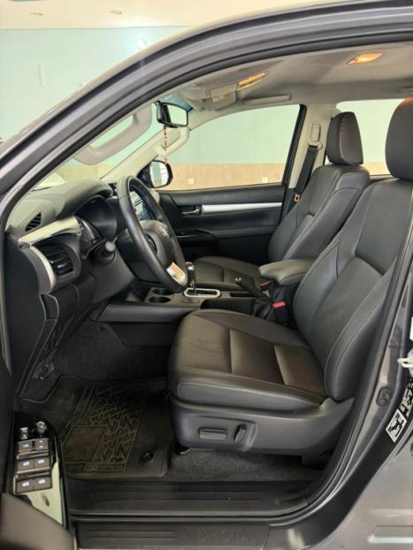 TOYOTA Hilux Caminhonete 2.8 16V SRV 4X4 DIESEL CABINE DUPLA AUTOM�TICO, Foto 16