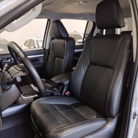TOYOTA Hilux Caminhonete 2.8 16V SRV 4X4 DIESEL CABINE DUPLA AUTOMÁTICO, Foto 14
