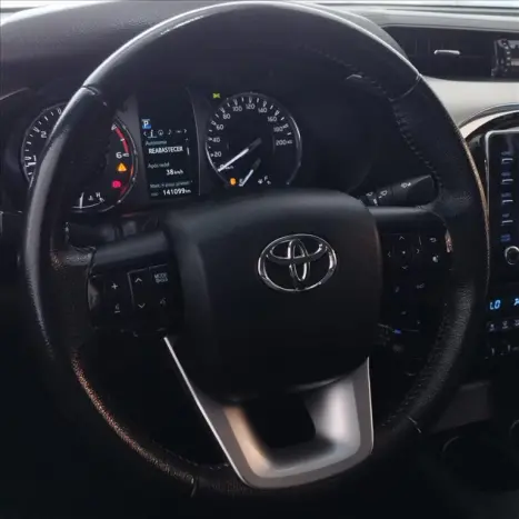 TOYOTA Hilux Caminhonete 2.8 16V SRX 4X4 TURBO DIESEL CABINE DUPLA AUTOMÁTICO, Foto 12