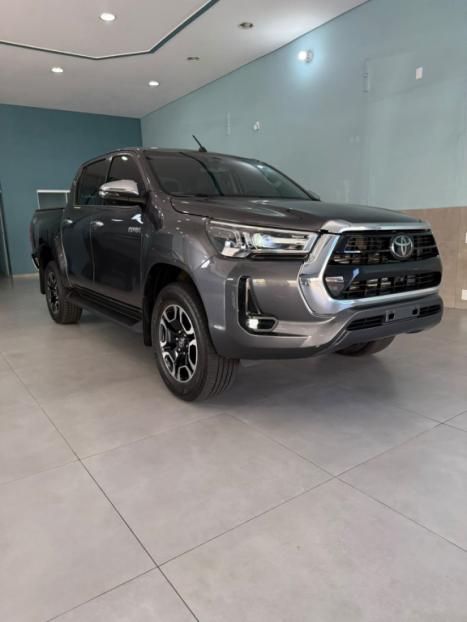 TOYOTA Hilux Caminhonete 2.8 16V SRX 4X4 TURBO DIESEL CABINE DUPLA AUTOMÁTICO, Foto 4