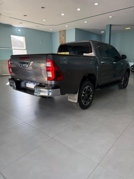 TOYOTA Hilux Caminhonete 2.8 16V SRX 4X4 TURBO DIESEL CABINE DUPLA AUTOMÁTICO, Foto 8
