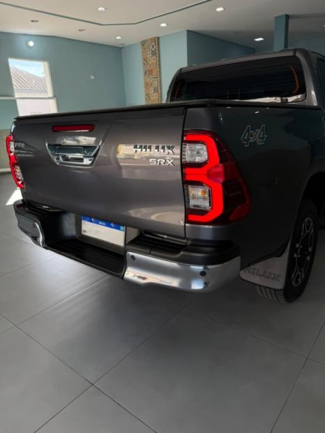 TOYOTA Hilux Caminhonete 2.8 16V SRX 4X4 TURBO DIESEL CABINE DUPLA AUTOMÁTICO, Foto 9