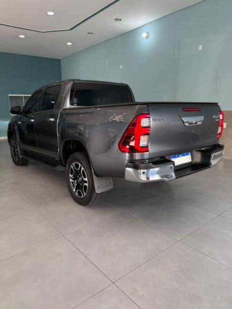 TOYOTA Hilux Caminhonete 2.8 16V SRX 4X4 TURBO DIESEL CABINE DUPLA AUTOMÁTICO, Foto 10