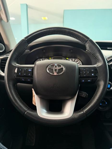 TOYOTA Hilux Caminhonete 2.8 16V SRX 4X4 TURBO DIESEL CABINE DUPLA AUTOMÁTICO, Foto 15