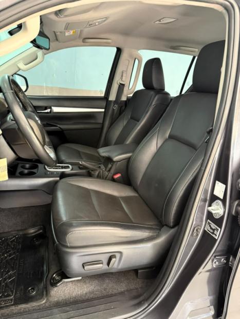 TOYOTA Hilux Caminhonete 2.8 16V SRX 4X4 TURBO DIESEL CABINE DUPLA AUTOMÁTICO, Foto 17