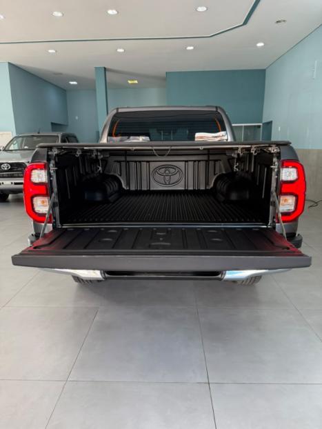 TOYOTA Hilux Caminhonete 2.8 16V SRX 4X4 TURBO DIESEL CABINE DUPLA AUTOMÁTICO, Foto 19