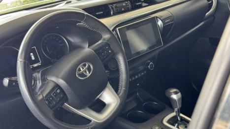 TOYOTA Hilux Caminhonete 2.8 16V SRV 4X4 DIESEL CABINE DUPLA AUTOMÁTICO, Foto 4
