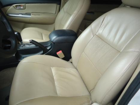 TOYOTA Hilux SW4 2.7 16V 4P SR FLEX AUTOMÁTICO, Foto 3 TOYOTA Hilux SW4 2.7 16V 4P SR FLEX AUTOMÁTICO, Foto 3