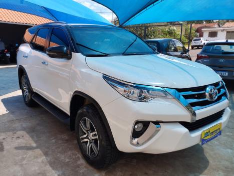 TOYOTA Hilux SW4 2.7 16V 4P FLEX SRV 7 LUGARES AUTOM�TICO, Foto 1