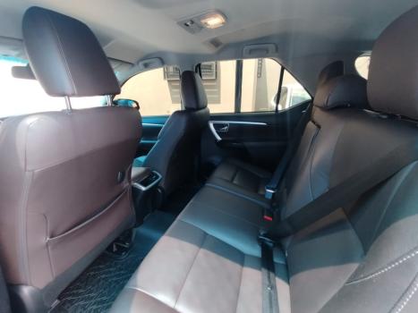 TOYOTA Hilux SW4 2.7 16V 4P FLEX SRV 7 LUGARES AUTOM�TICO, Foto 6