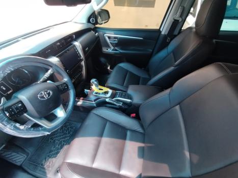 TOYOTA Hilux SW4 2.7 16V 4P FLEX SRV 7 LUGARES AUTOM�TICO, Foto 9