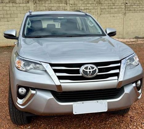 TOYOTA Hilux SW4 2.7 16V 4P FLEX SRV 7 LUGARES AUTOM�TICO, Foto 1