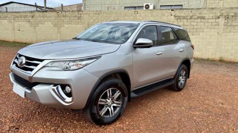 TOYOTA Hilux SW4 2.7 16V 4P FLEX SRV 7 LUGARES AUTOM�TICO, Foto 2