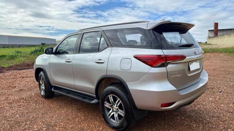 TOYOTA Hilux SW4 2.7 16V 4P FLEX SRV 7 LUGARES AUTOM�TICO, Foto 3