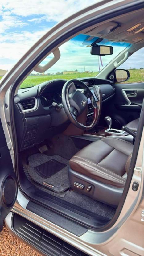 TOYOTA Hilux SW4 2.7 16V 4P FLEX SRV 7 LUGARES AUTOM�TICO, Foto 7