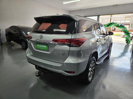 TOYOTA Hilux SW4 2.7 16V 4P SR FLEX AUTOM�TICO, Foto 3