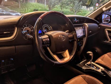 TOYOTA Hilux SW4 2.7 16V 4P SR FLEX AUTOM�TICO, Foto 2