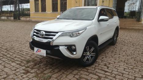 TOYOTA Hilux SW4 2.7 16V 4P FLEX SR 7 LUGARES AUTOMÁTICO, Foto 1